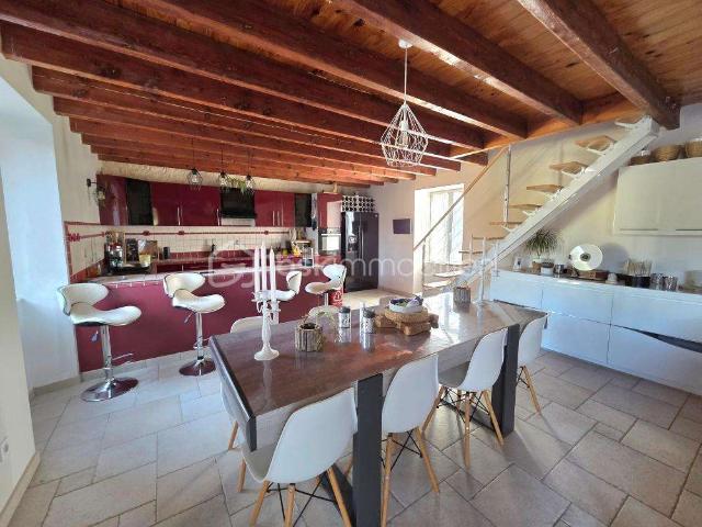 Vente maison 7 pièces Fenioux 79