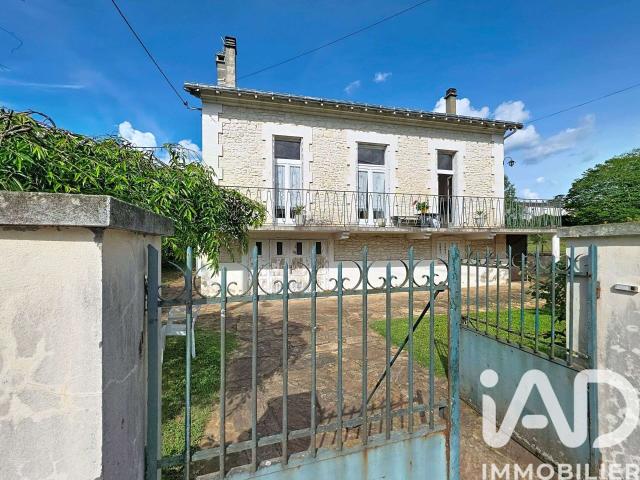 Vente maison 7 pièces Javerlhac et la Chapelle Saint Robert 24