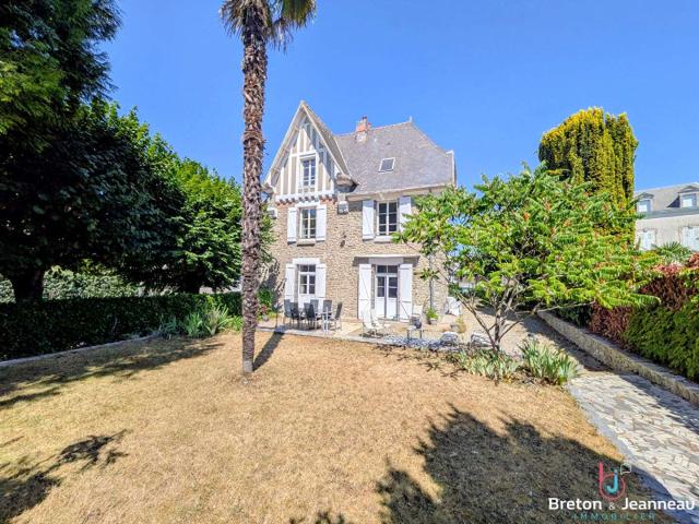 Vente maison 7 pièces Laval 53