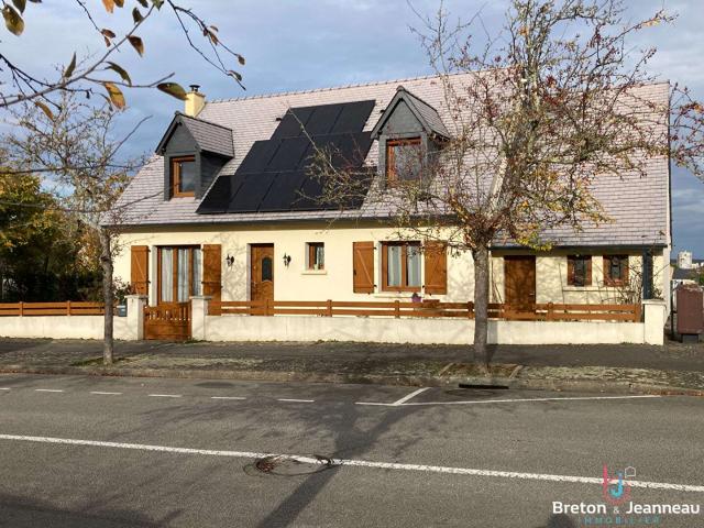 Vente maison 7 pièces Laval 53