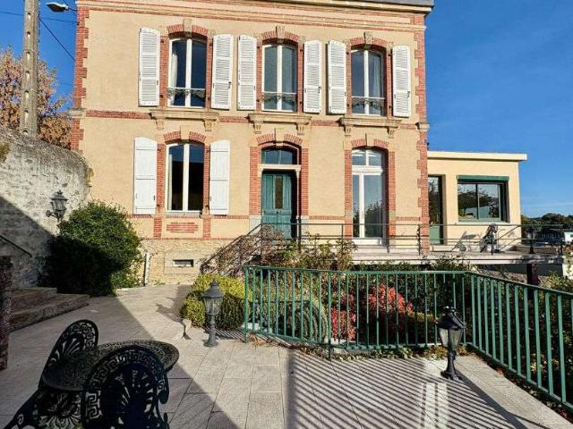 Vente maison 7 pièces Laval 53