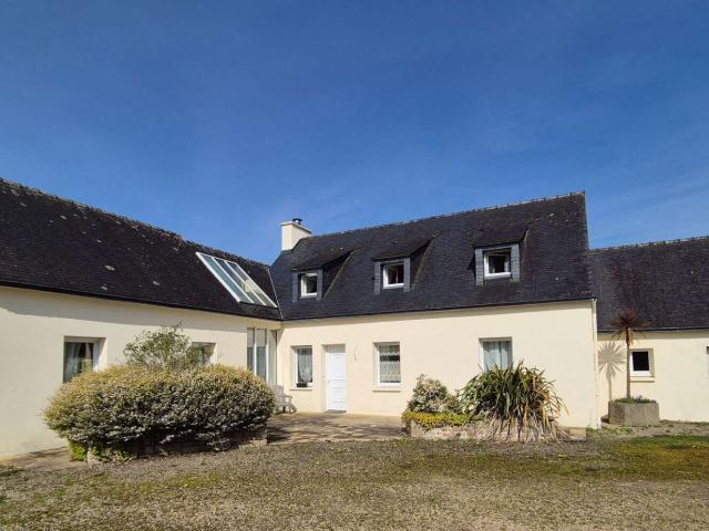 Vente maison 7 pièces Lampaul Guimiliau 29