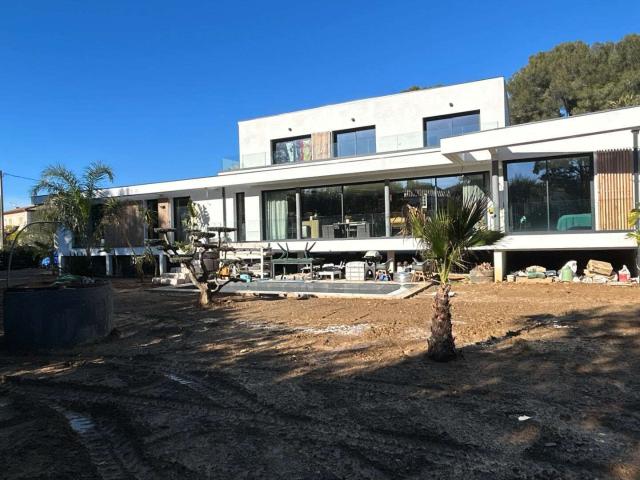 Vente maison 7 pièces Le brusc 83