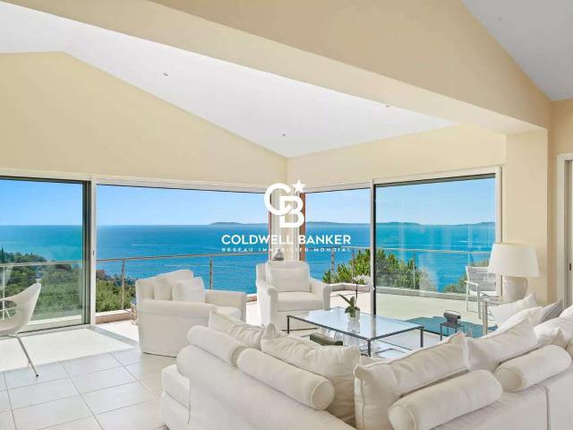 Vente maison 7 pièces Le Lavandou 83