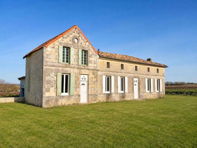 Vente maison 7 pièces Mirambeau 17