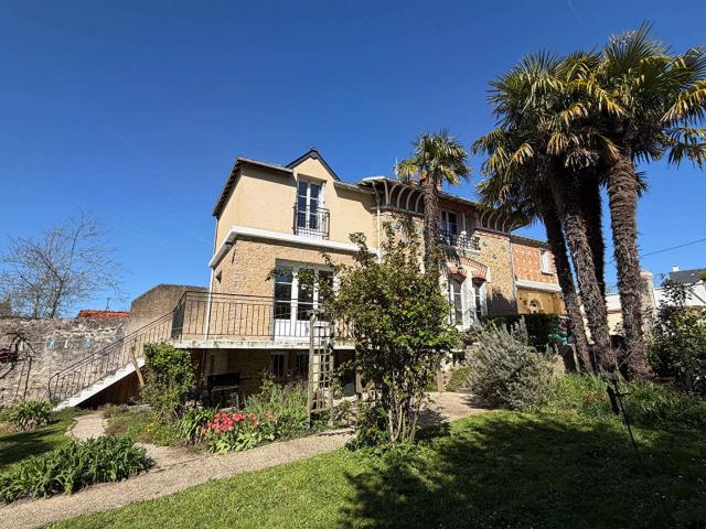 Vente maison 7 pièces Sablé Sur Sarthe Rocade Chartrie 72