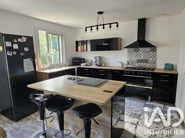 Vente maison 7 pièces Saint Georges des Coteaux 17