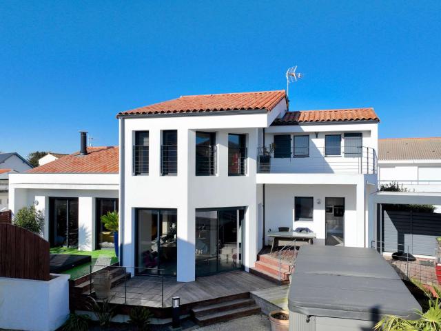 Vente maison 7 pièces Saint Gilles Croix de Vie 85