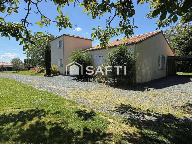 Vente maison 7 pièces Sainte Hermine 85