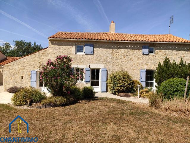 Vente maison 7 pièces Sainte Hermine 85