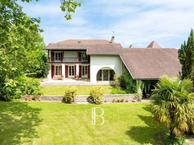 Vente maison 7 pièces Urt 64