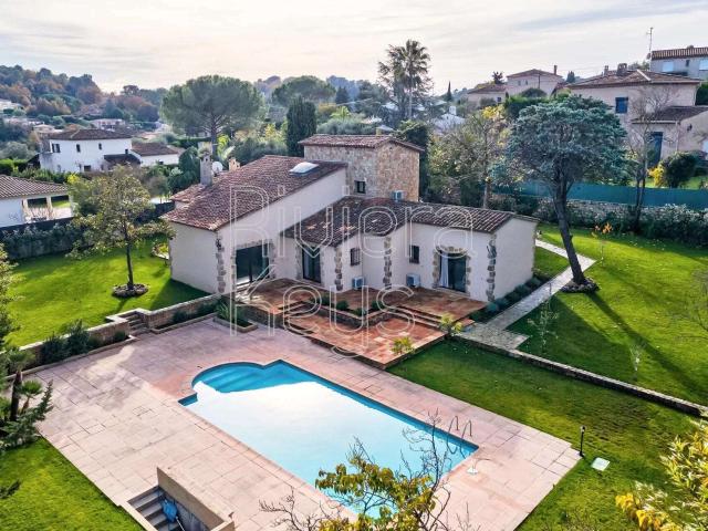 Vente maison 7 pièces Valbonne 06