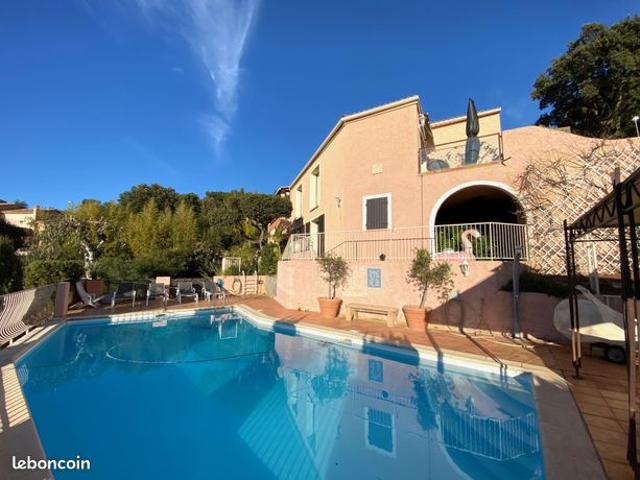 Vente | Maison | 7p | 4ch | 220 m² | La Londe les Maures | Expo Sud | Terrasse · Jardin · Piscine