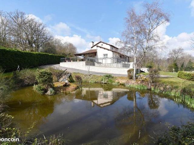 Vente | Maison | 7p | 5ch | 160 m² | Loubeyrat | Expo Sud Est | Terrasse · Jardin · Piscine