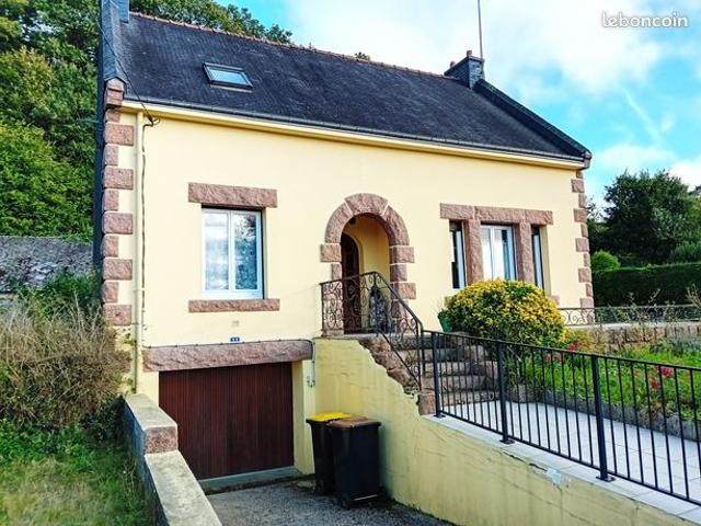 Vente | Maison | 7p | 5ch | 113 m² | Rostrenen | Expo Sud | Balcon · Jardin