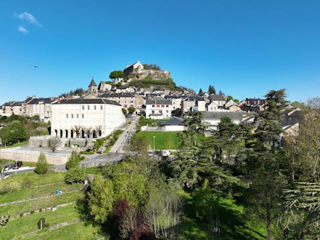 Vente Maison 40 pièces 1300 m2 Sévérac le Château