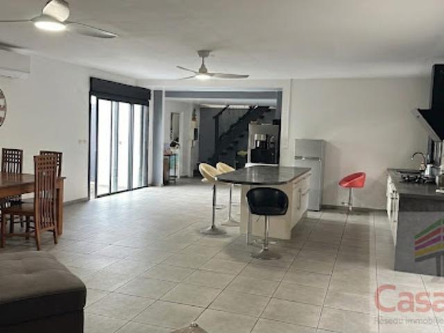 Vente Maison 4 pièces 135 m2 Saint Benoit