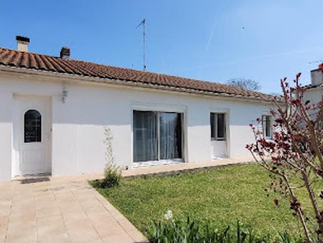 Vente Maison 6 pièces 106 m2 Saint Jean d'Angély