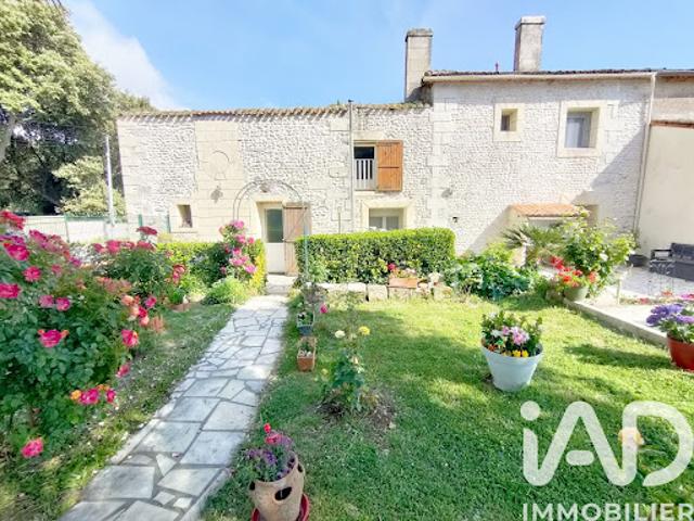 Vente Maison 4 pièces 108 m2 Chenac Saint Seurin d'Uzet