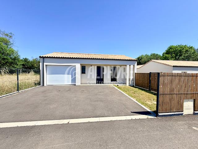Vente Maison 4 pièces 109 m2 Saint Hilaire la Forêt