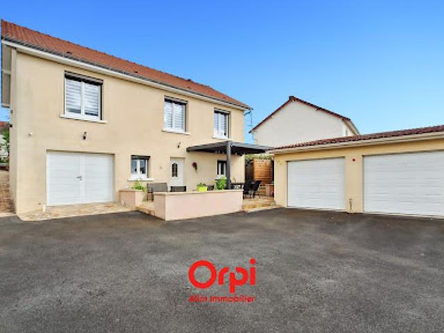 Vente Maison 4 pièces 101 m2 Montluçon