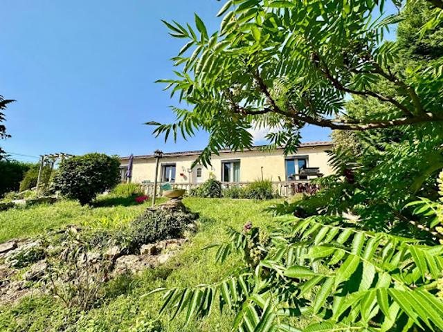 Vente Maison 4 pièces 118 m2 Saint Georges des Coteaux
