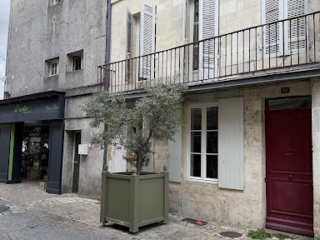 Vente Maison 4 pièces 115 m2 Saint Jean d'Angély