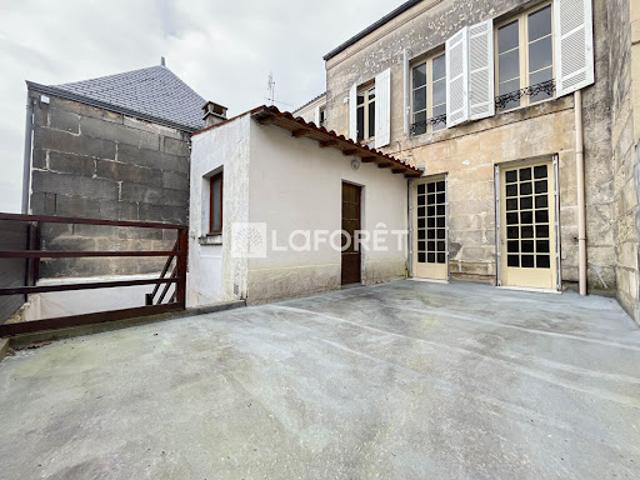 Vente Maison 4 pièces 111.6 m2 Saintes