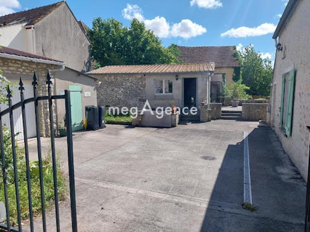 Vente Maison 4 pièces 128 m2 Saint Loup de Naud