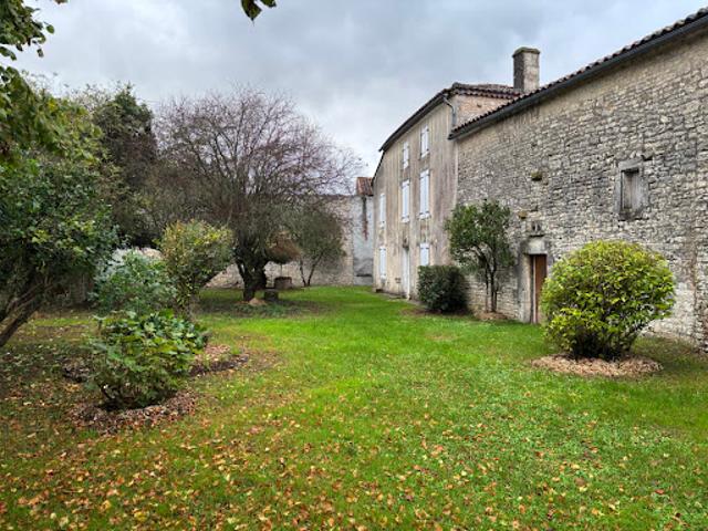 Vente Maison 4 pièces 120 m2 Angouleme