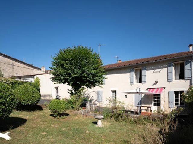 Vente Maison 4 pièces 120 m2 Jonzac