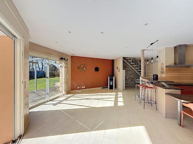 Vente Maison 4 pièces 122 m2 Boeil Bezing