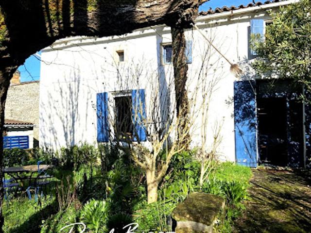 Vente Maison 4 pièces 122 m2 Saint Dizant du Gua