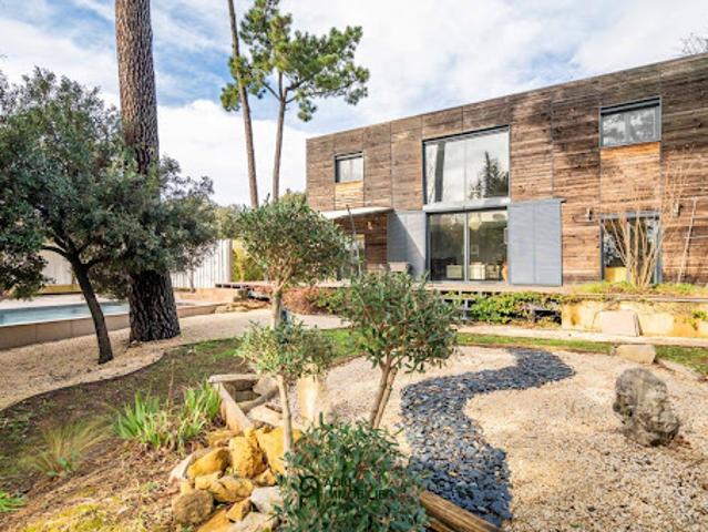 Vente Maison 4 pièces 136 m2 Uzès