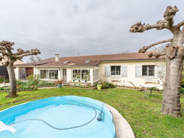 Vente Maison 4 pièces 137 m2 Saint André de Cubzac