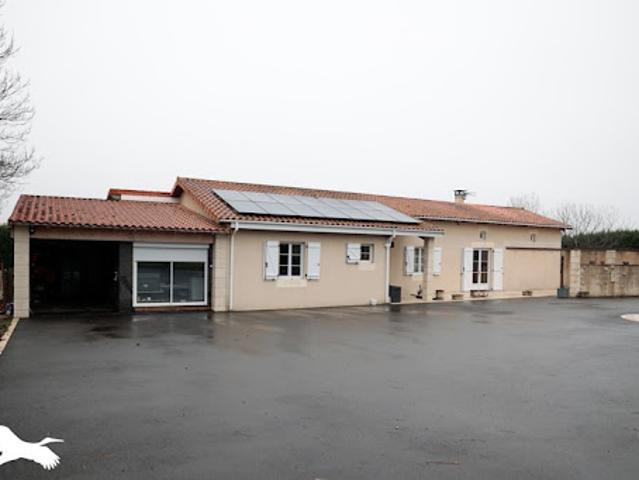 Vente Maison 4 pièces 138 m2 Confolens