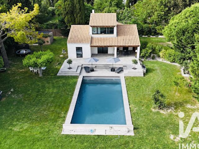 Vente Maison 4 pièces 130 m2 Saint Etienne du Grès