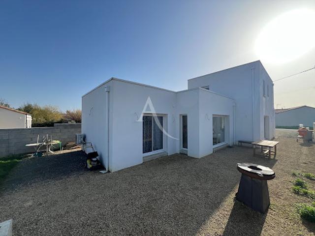 Vente Maison 4 pièces 131 m2 Longeville sur Mer