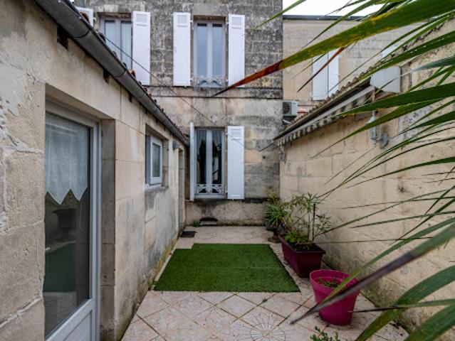 Vente Maison 4 pièces 132 m2 Saintes