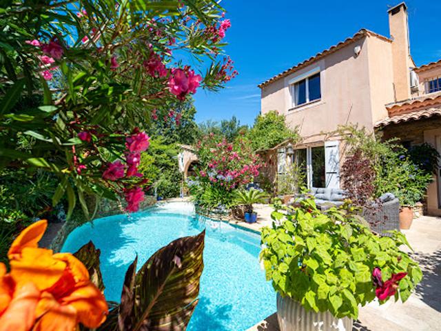 Vente Maison 4 pièces 141 m2 Aix en Provence