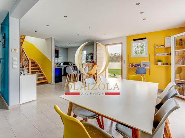 Vente Maison 4 pièces 150 m2 Saint Pée sur Nivelle