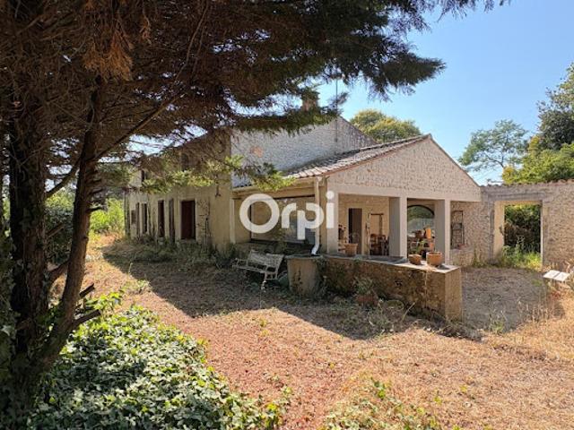 Vente Maison 4 pièces 153.38 m2 Saint Just Luzac
