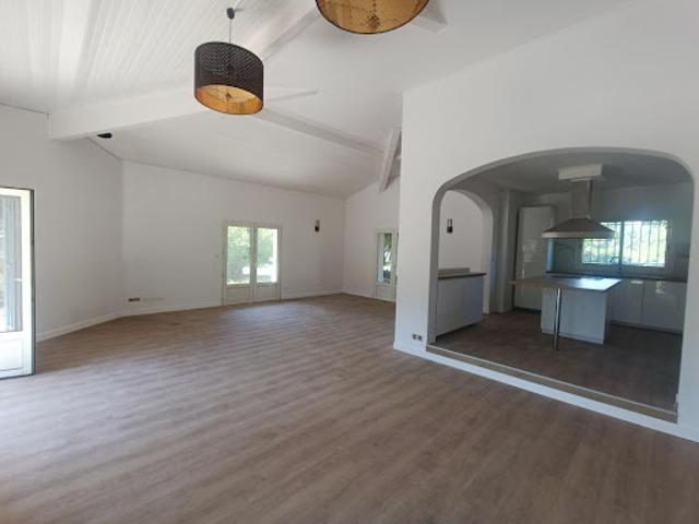 Vente Maison 4 pièces 160 m2 Saint Sauveur