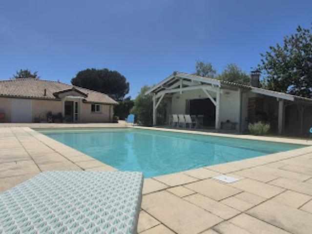 Vente Maison 4 pièces 200 m2 Le Pian Médoc