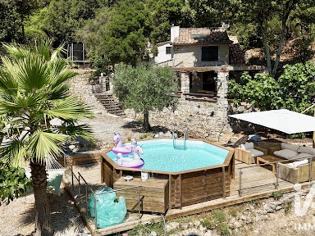 Vente Maison 4 pièces 35 m2 Solliès Toucas