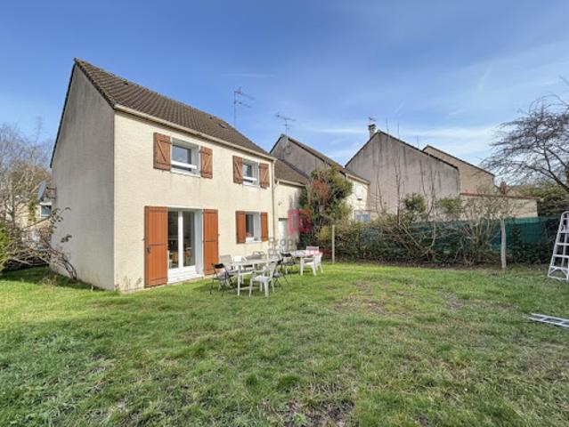 Vente Maison 4 pièces 74 m2 Sainte genevieve des bois