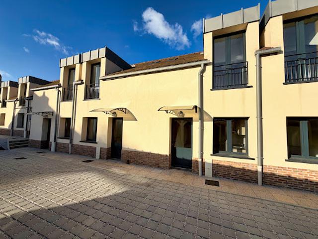 Vente Maison 4 pièces 74.5 m2 Savigny le Temple