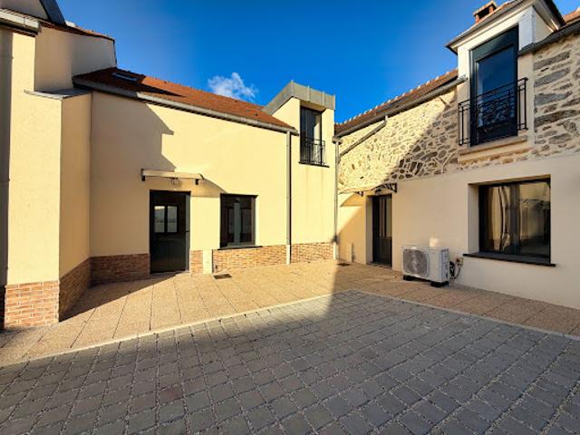 Vente Maison 4 pièces 76.6 m2 Réau
