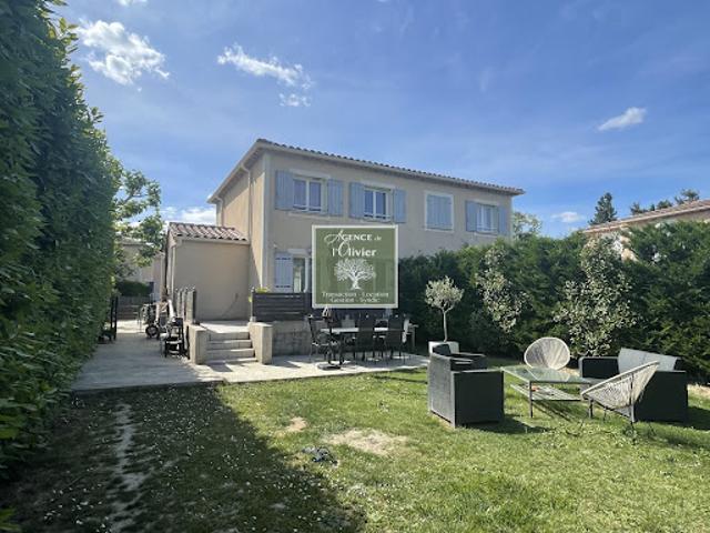 Vente Maison 4 pièces 77 m2 Saint Etienne du Grès