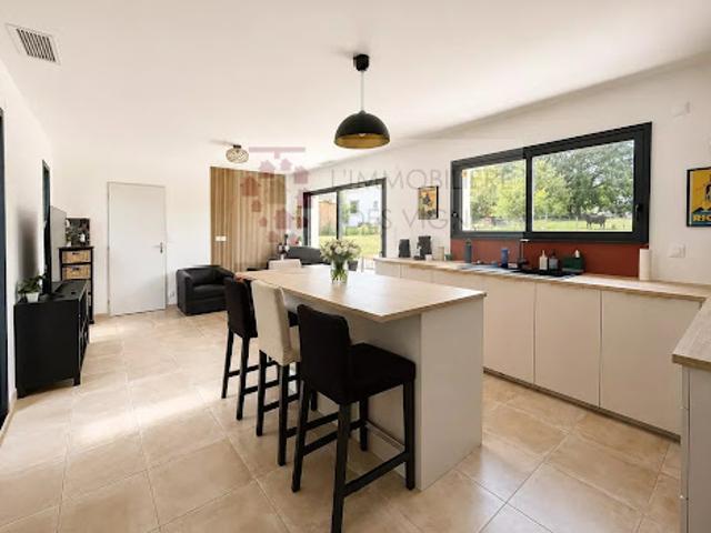 Vente Maison 4 pièces 81 m2 Léognan